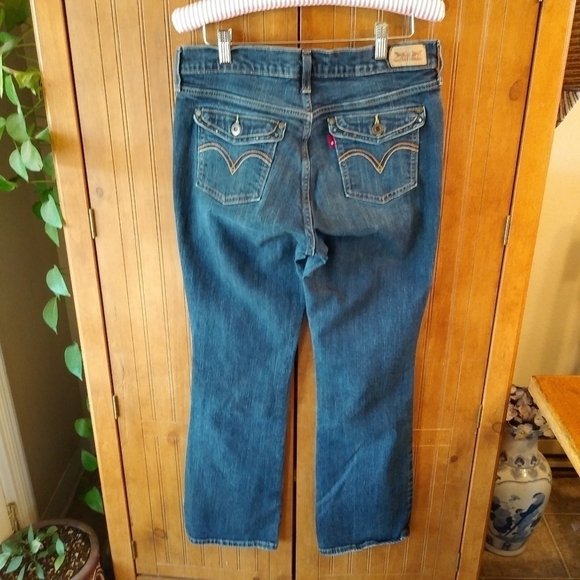 Levi's 515 Boot Cut Jeans - Picture 2 of 9